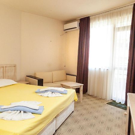Ravda Bay Guest House エクステリア 写真