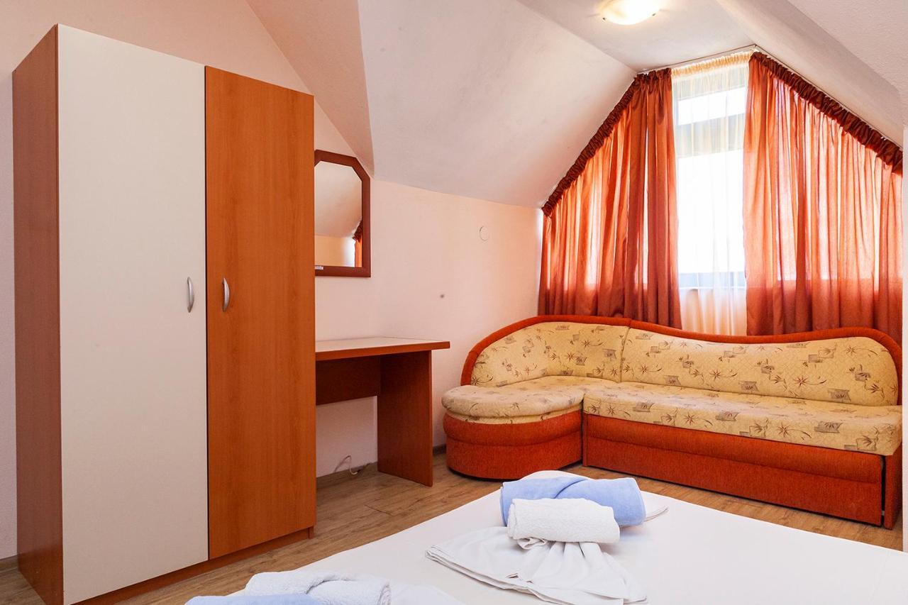 Ravda Bay Guest House エクステリア 写真