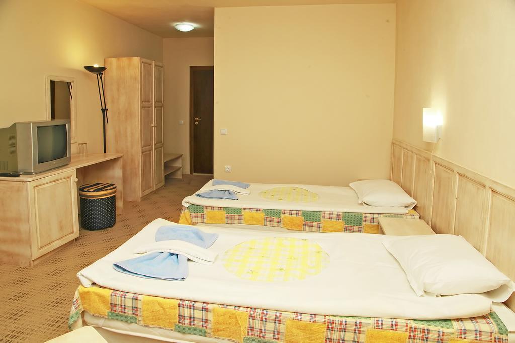 Ravda Bay Guest House エクステリア 写真
