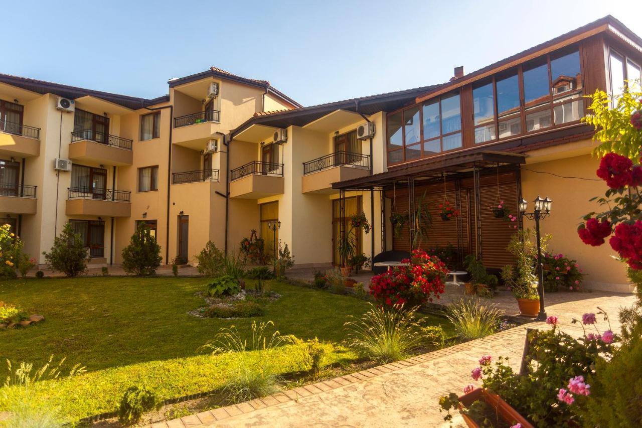 Ravda Bay Guest House エクステリア 写真